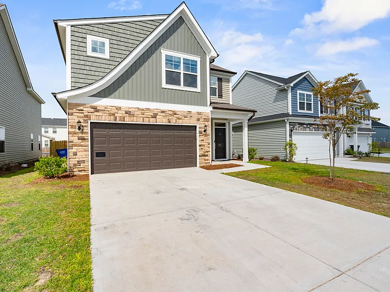 837 Peony Ln — Photo 2