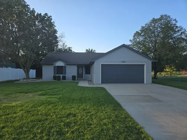 1204 Elm St, Auburn, IN 46706