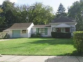 418 Linden Ave photo 1