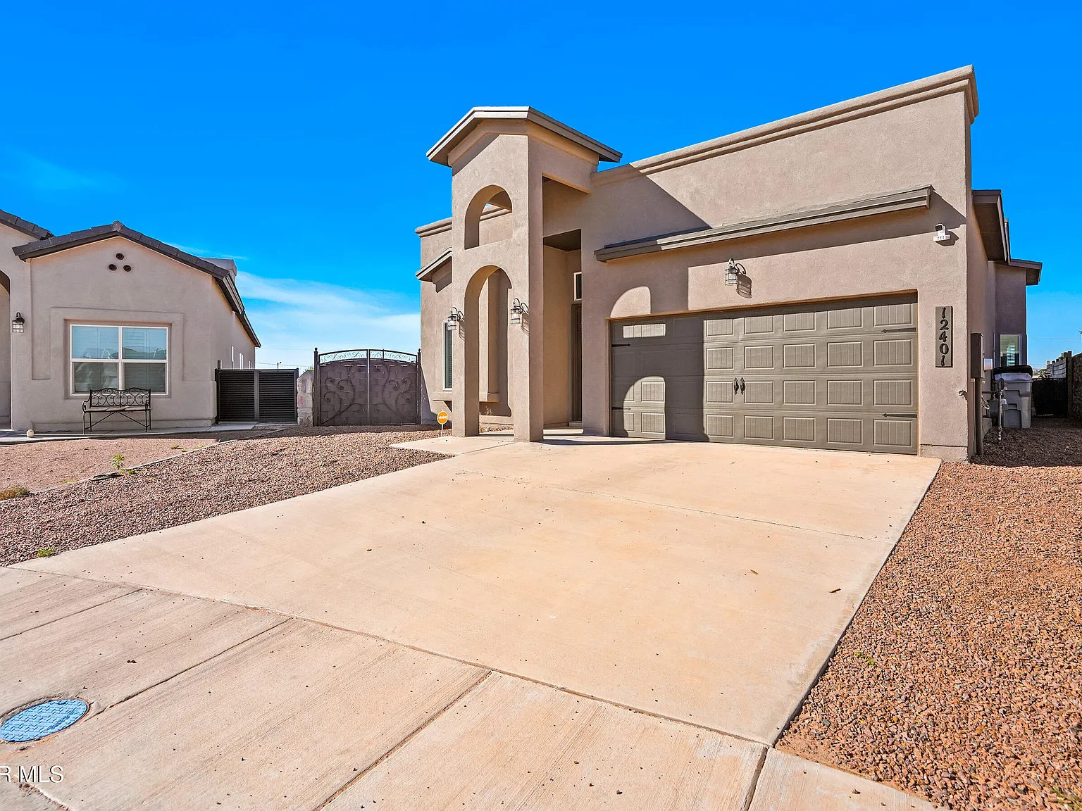 4 bed, 2.0 bath, 1811 sqft, $2,200 — Photo 3