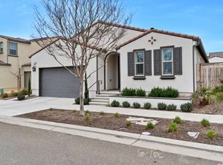 621 Redrock Dr, Madera, CA