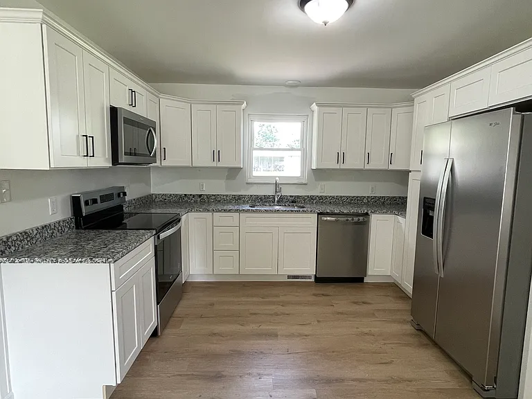 105 Chateau Dr — Photo 8