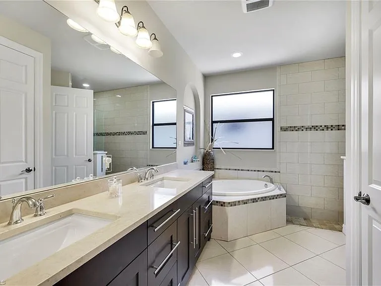 1243 Briarwood Ct — Photo 10