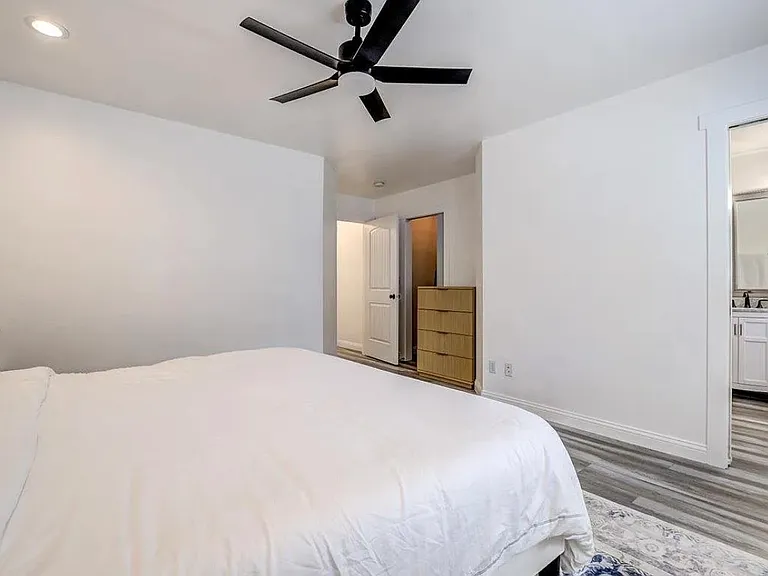 214 S Belfair Pl — Photo 32