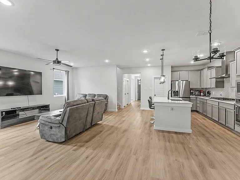 16515 Rosemary Rdg — Photo 10