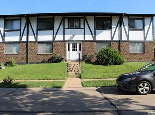30 Cathcart Dr APT C, Ballwin, MO 63021