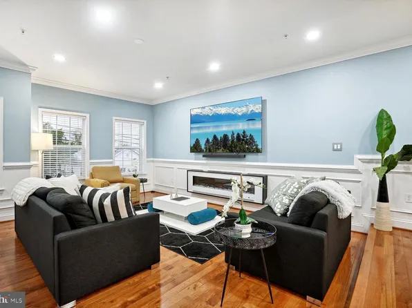 5213 D St SE, Washington, DC 20019