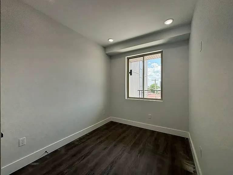 675 N 41st St — Photo 5