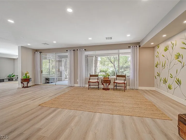 4589 Bersaglio St — Photo 5