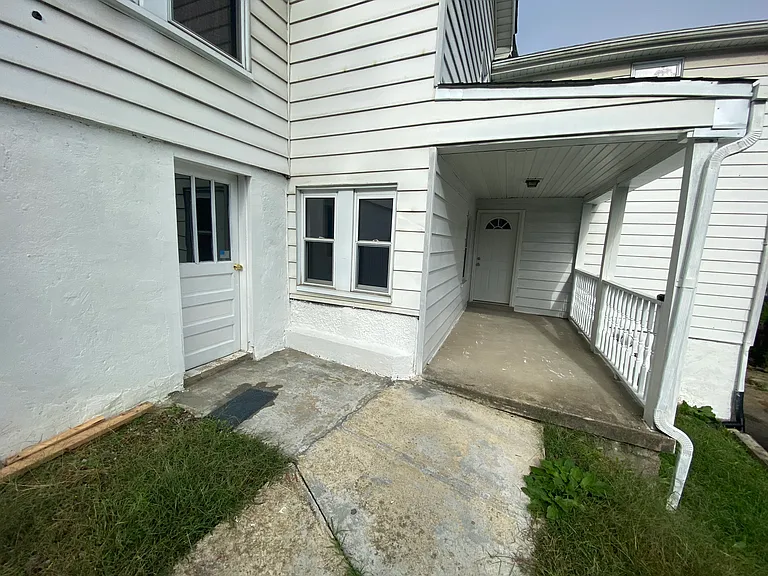 61 Pointview Rd #1 — Photo 41