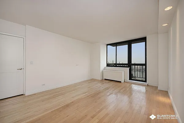 Rented by Sumitomo Real Estate Sales | media 6