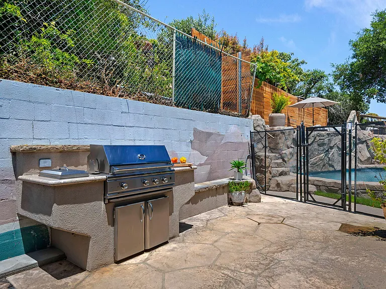 964 Garcia Rd — Photo 9