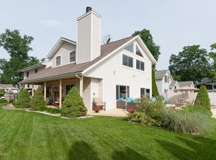 5213 Deep Point Dr, Portage, MI 49002