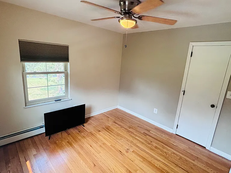 32 Riale Ave #3A — Photo 8