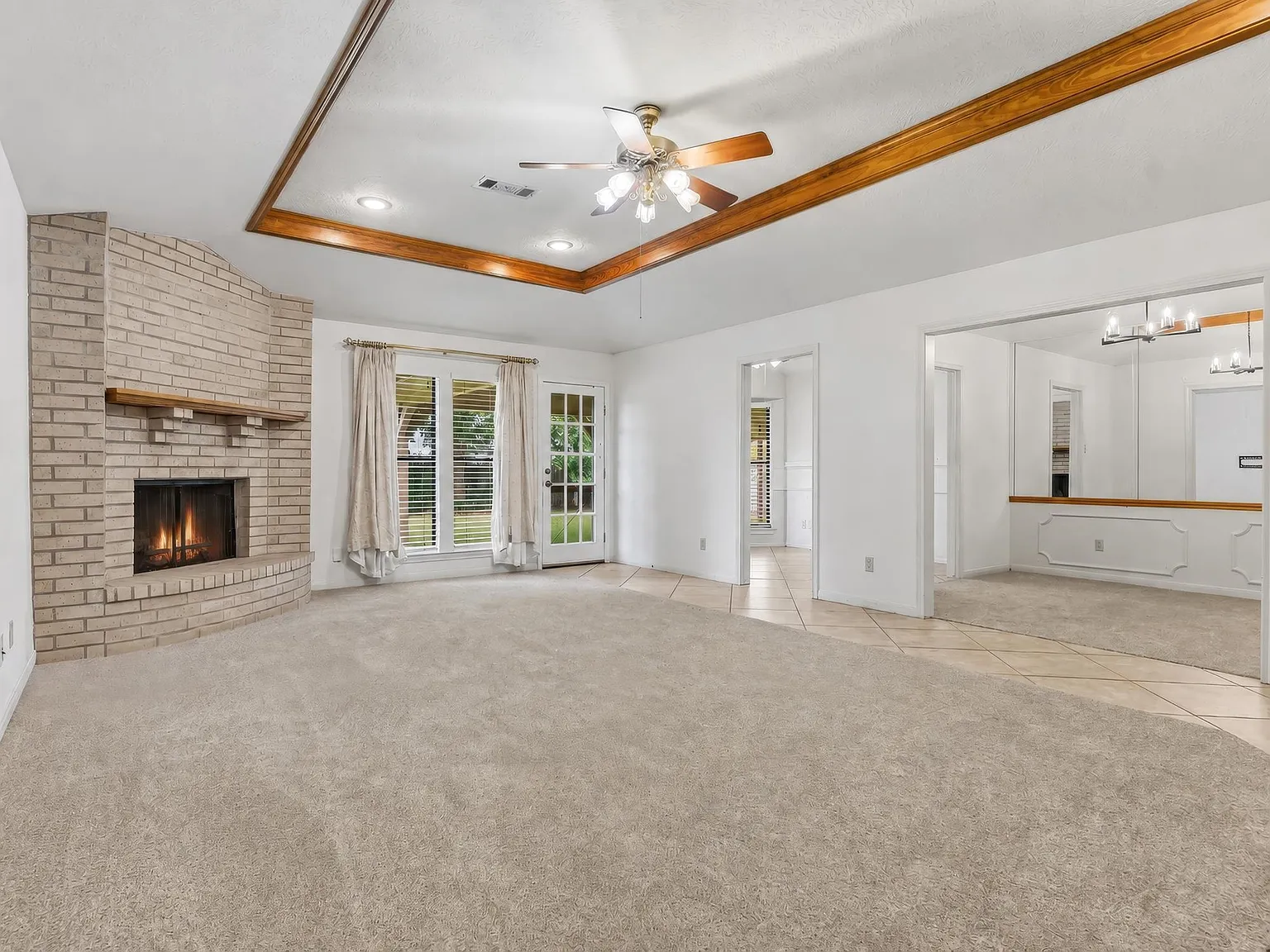4 bed, 3.0 bath, 2375 sqft, $2,300 — Photo 3
