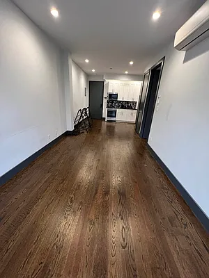 Rented by Delmark Realty LLC | media 33