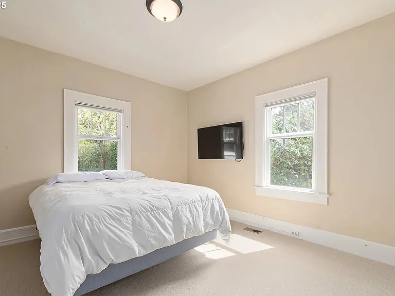 1545 Villard St — Photo 20