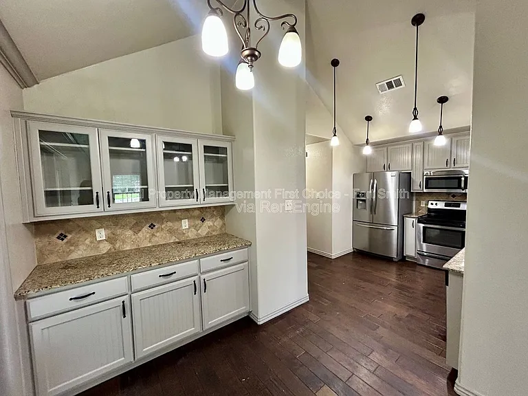 4802 S 28th St — Photo 5
