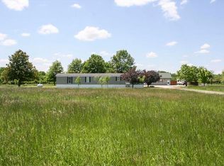 651 Woodburn Rd, Brighton, IL 62012