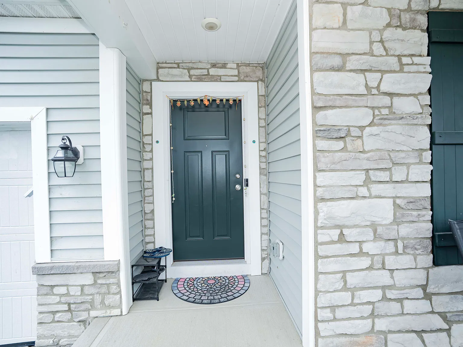 3 bed, 2.5 bath, 2562 sqft, $3,199 — Photo 4