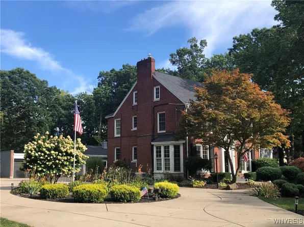 5079 Forest Rd, Lewiston, NY 14092