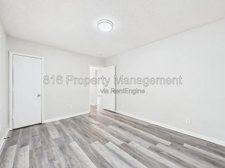 5715 Wabash Ave — Photo 14