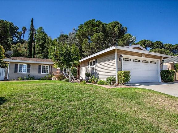 3rd image of 19554 Green Mountain Dr