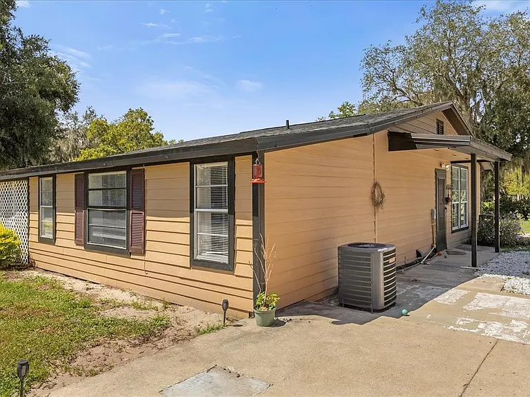 14043 Tennessee Ave — Photo 24