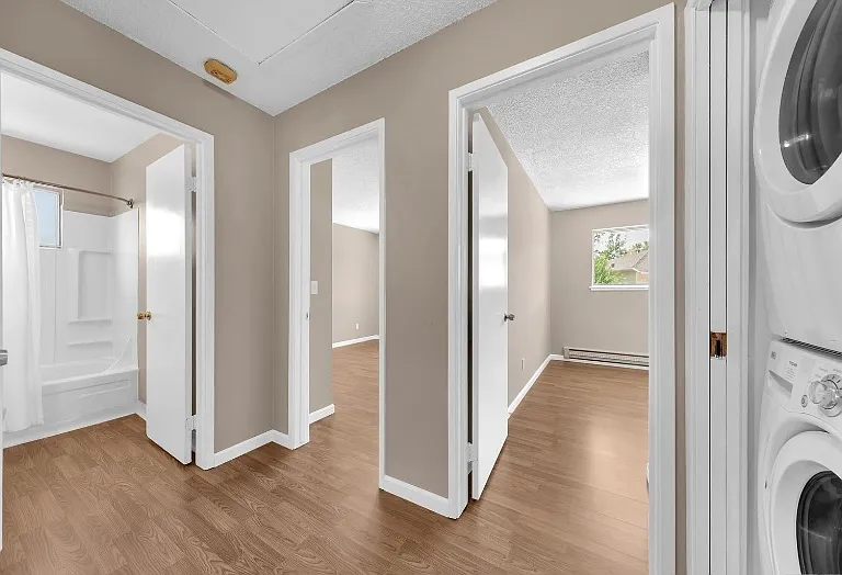 4951 Neil Cir #4 — Photo 5