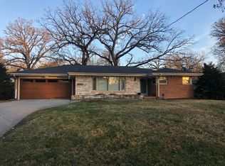 665 Ronwood Dr, Des Moines, IA 50312