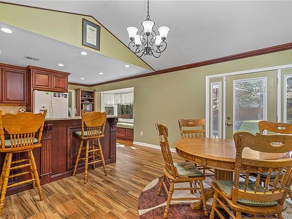 3rd image of 202 Pine Lake Dr