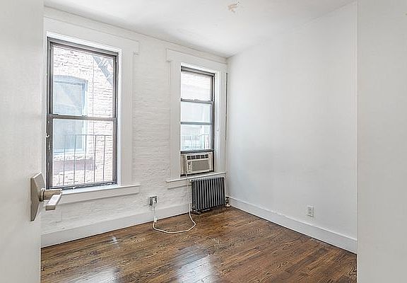 5th image of 117 E 7th St APT 2D
