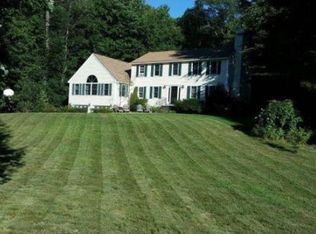 36 Royal Ln, Londonderry, NH 03053
