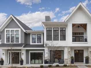 207 Walker Ave S, Wayzata, MN 55391