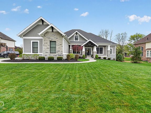 3rd image of 10901 Giselle Way