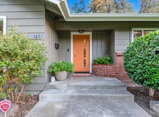 1411 W Meadow Ave, Visalia, CA