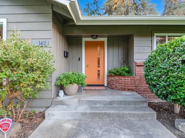 1411 W Meadow Avenue, Visalia, CA 93277