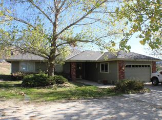 23950 Jacaranda Dr, Tehachapi, CA 93561