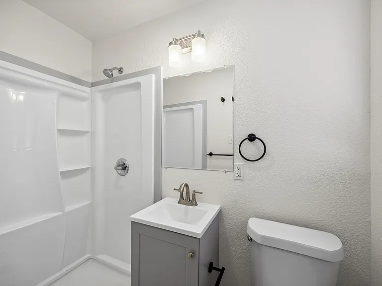 232 Hallmark Dr W — Photo 5