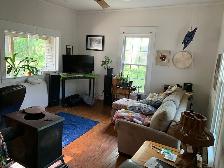 202 Maple Ave #B — Photo 3