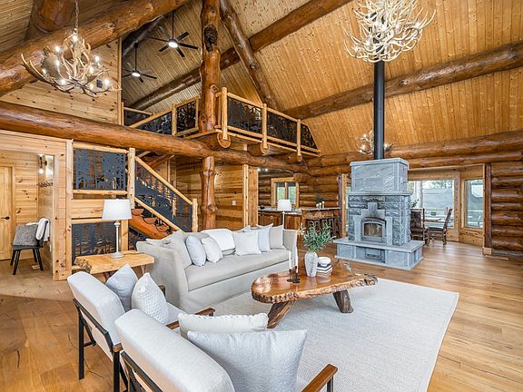 4th image of 491 Sandy Lake Ln