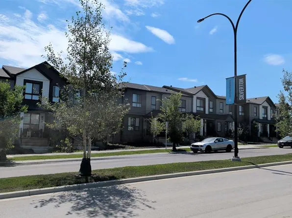 24 Silverton Glen Grn SW, Calgary, AB T2X 5B8