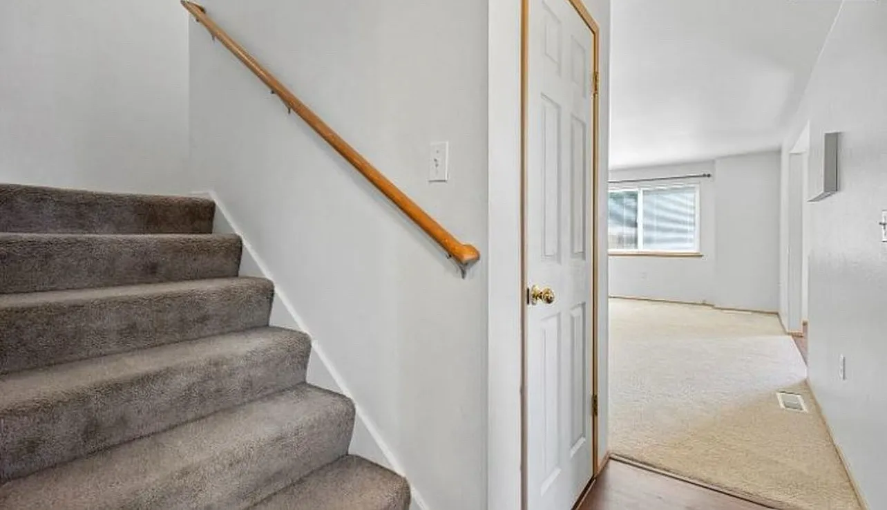 515 Alexander St — Photo 4
