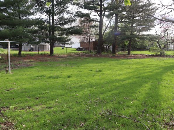 1605 Sharon Rd, Streator, IL 61364