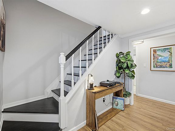 4th image of 7 Woodbrook Drive