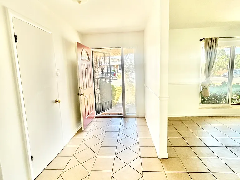 2900 Polk Ave — Photo 8