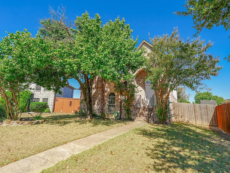 12643 Bluffview Ln