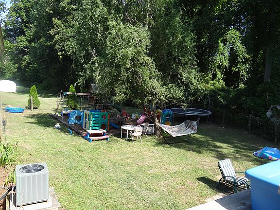 4th image of 25 Forest Hill Ct