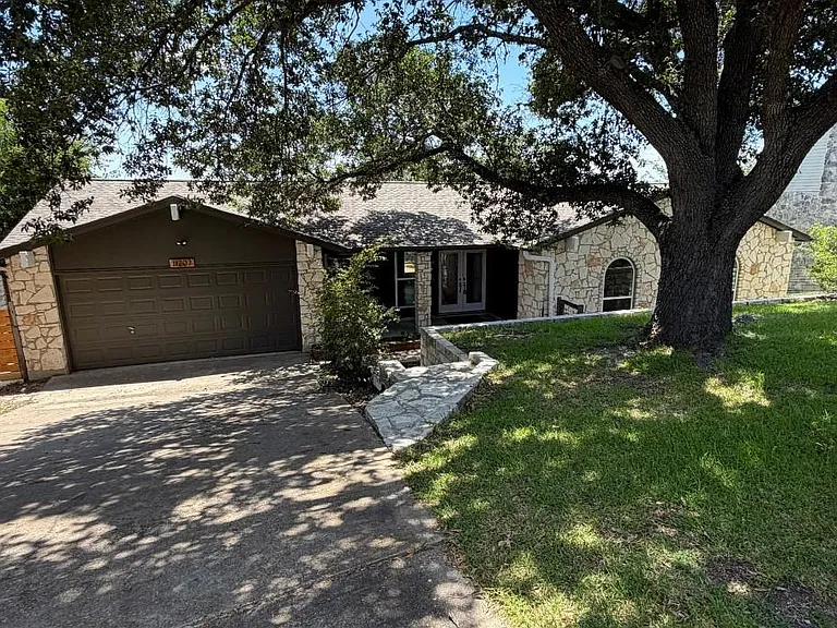 11207 Terrace Bluff Dr — Photo 1