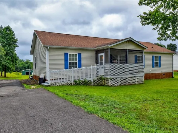 1114 Bryant Mill Rd, Ararat, NC 27007